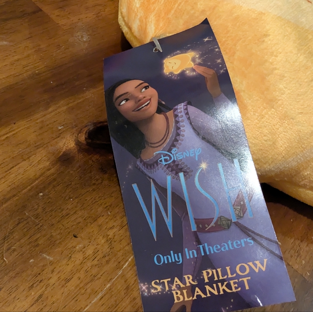 Disney Wish Star Pillow Blanket Theater Merchandise  Kids NWT - Picture 4 of 9